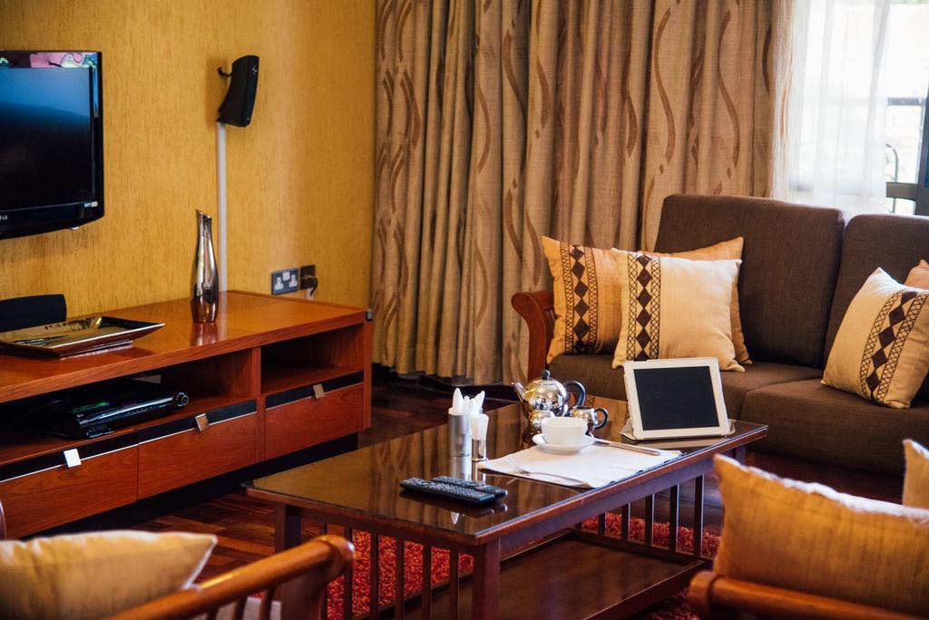 Gemsuites Serviced Apartments State House ไนโรบี ภายนอก รูปภาพ